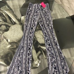 Woman’s Wide Leg Pants- Size Small (WITH TAG)